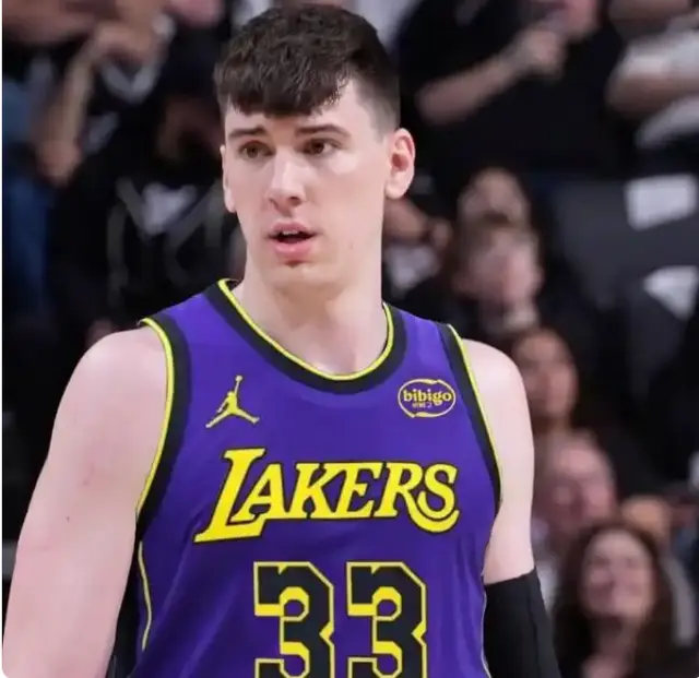 本来斯玛特, entit, 湖人季前赛